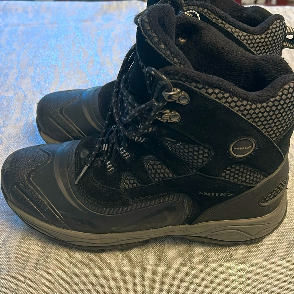 Smith’s Edgewater V - Men’s size 10 Waterproof boots
